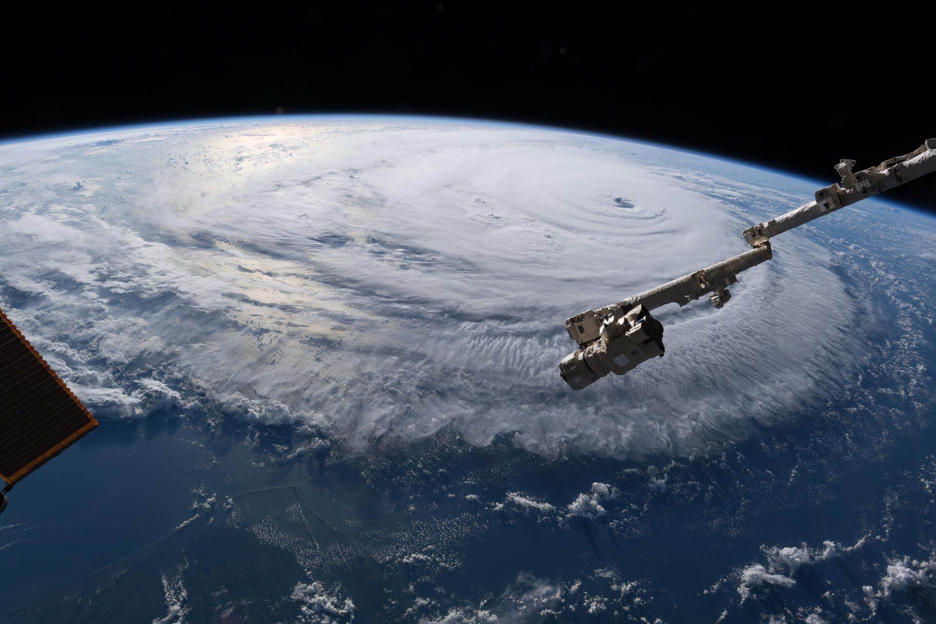 Space Launch Now - ISS Flyover of Hurricane Ian #1