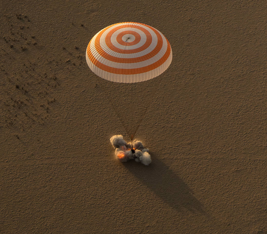 Soyuz MS-19 Landing Event image