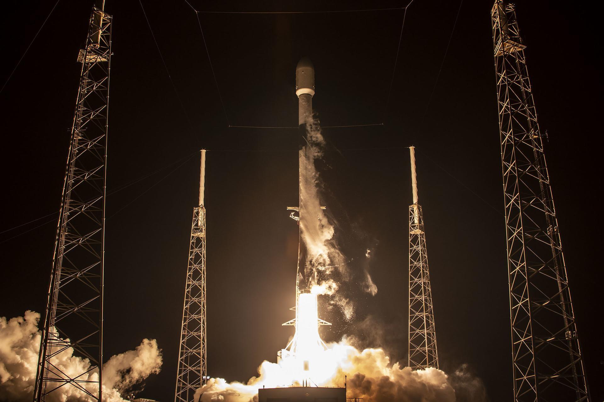 Falcon 9 Block 5 | Intelsat 40e launch