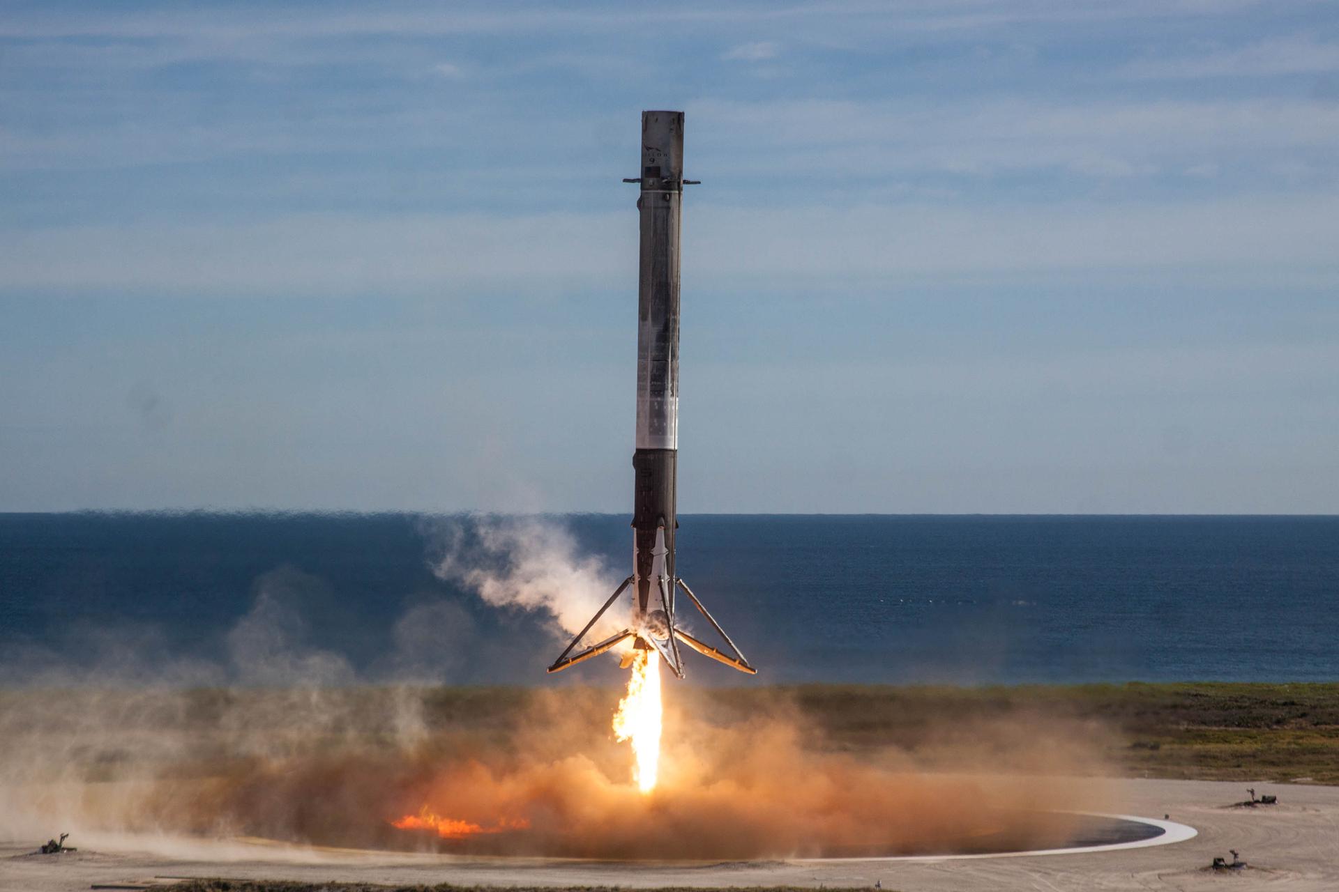 Go4liftoff Falcon 9 Full Thrust Spx Crs 11