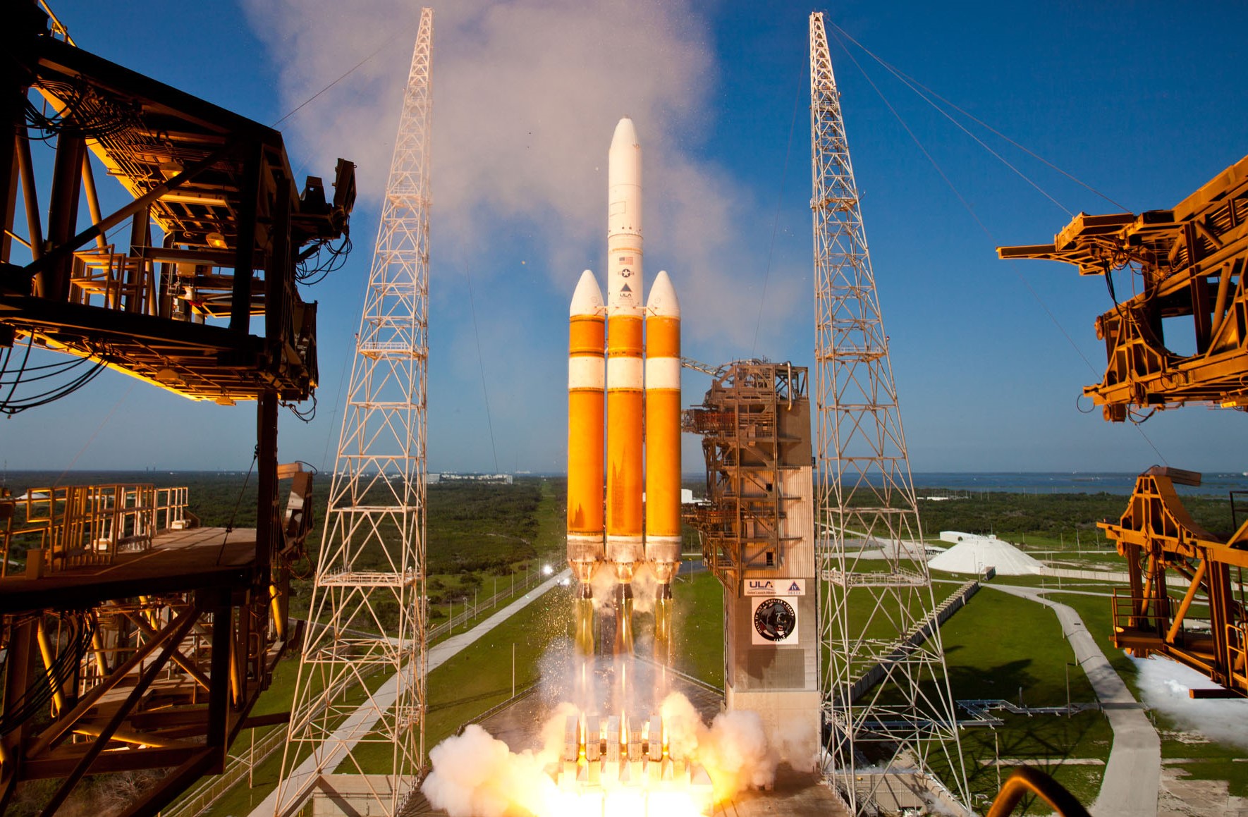 Delta IV Heavy logo